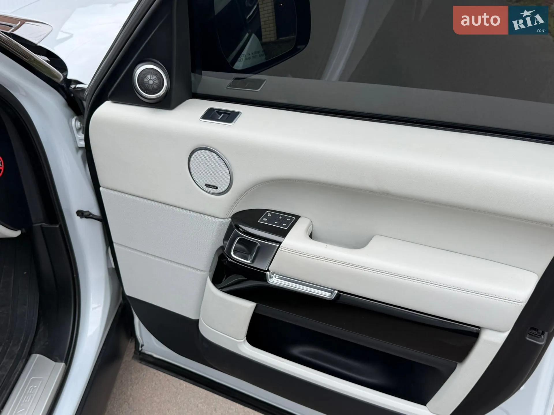 2015 Land Rover Range Rover - мініатюра 11