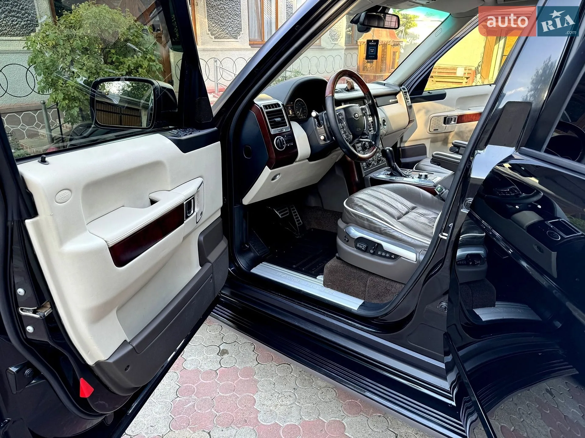 2010 Land Rover Range Rover - мініатюра 39