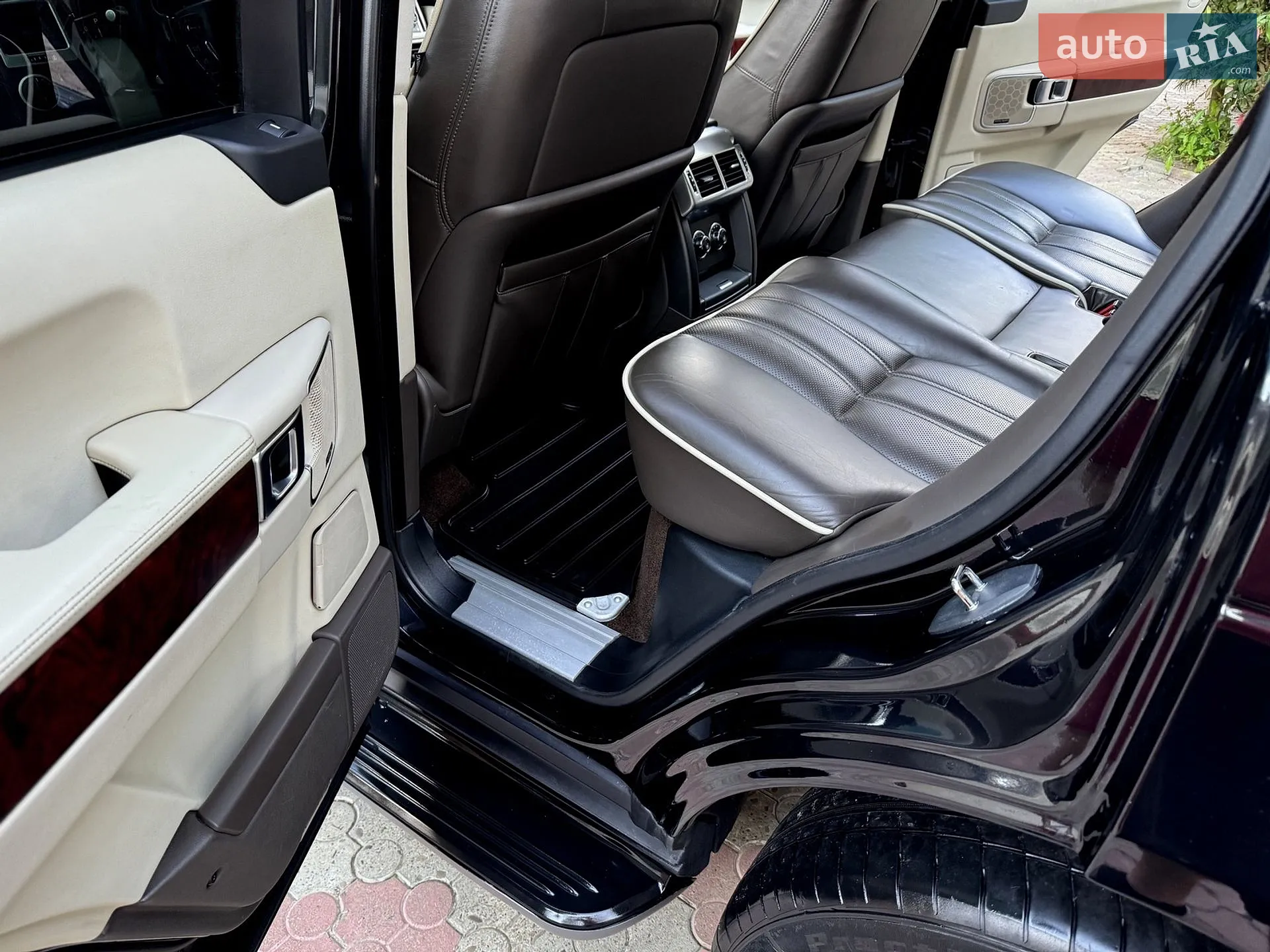 2010 Land Rover Range Rover - мініатюра 47