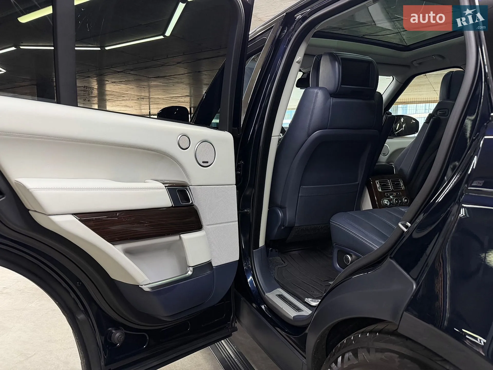 2016 Land Rover Range Rover - мініатюра 25
