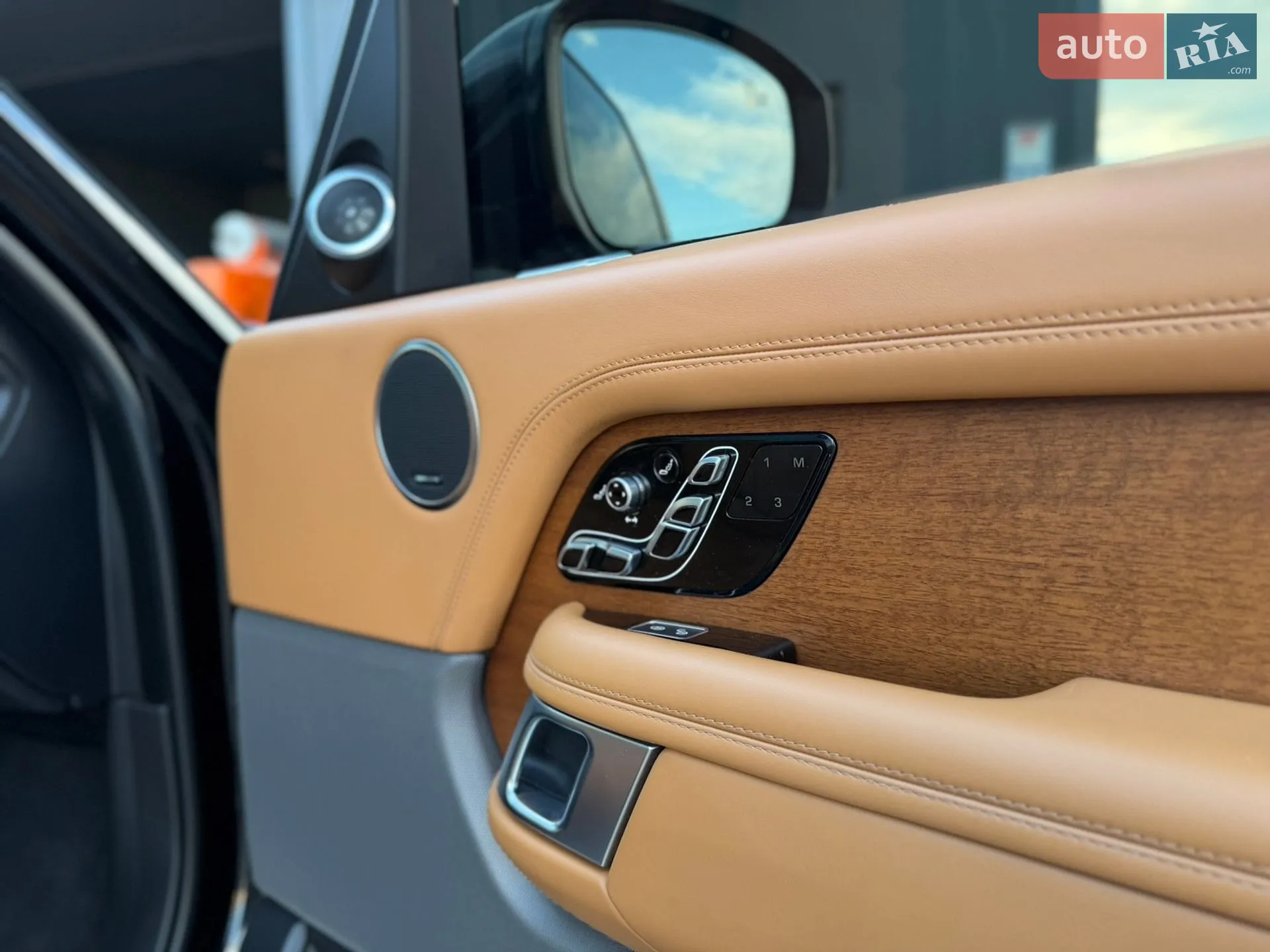 2020 Land Rover Range Rover - мініатюра 23
