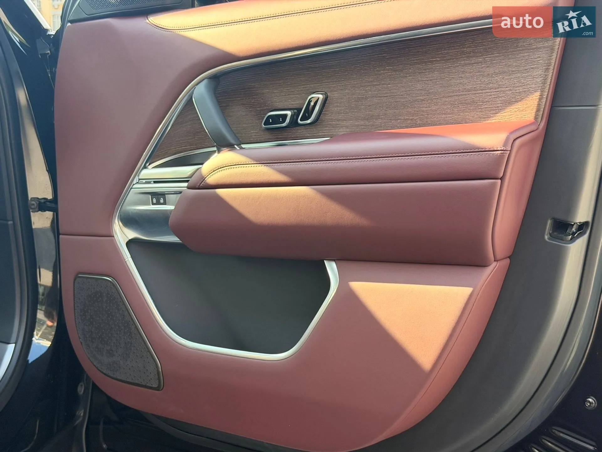 2025 Land Rover Range Rover - мініатюра 37