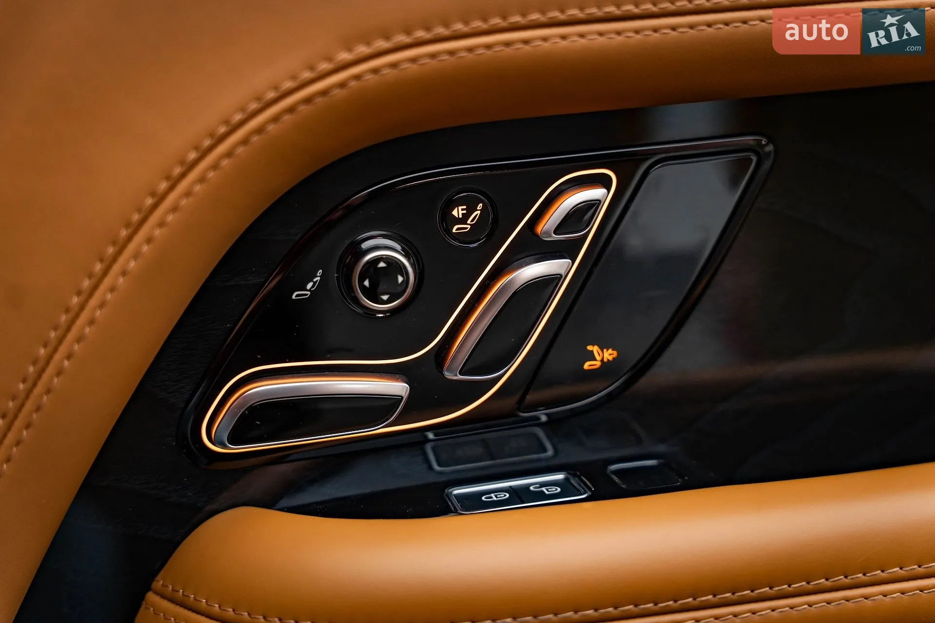 2019 Land Rover Range Rover - мініатюра 30