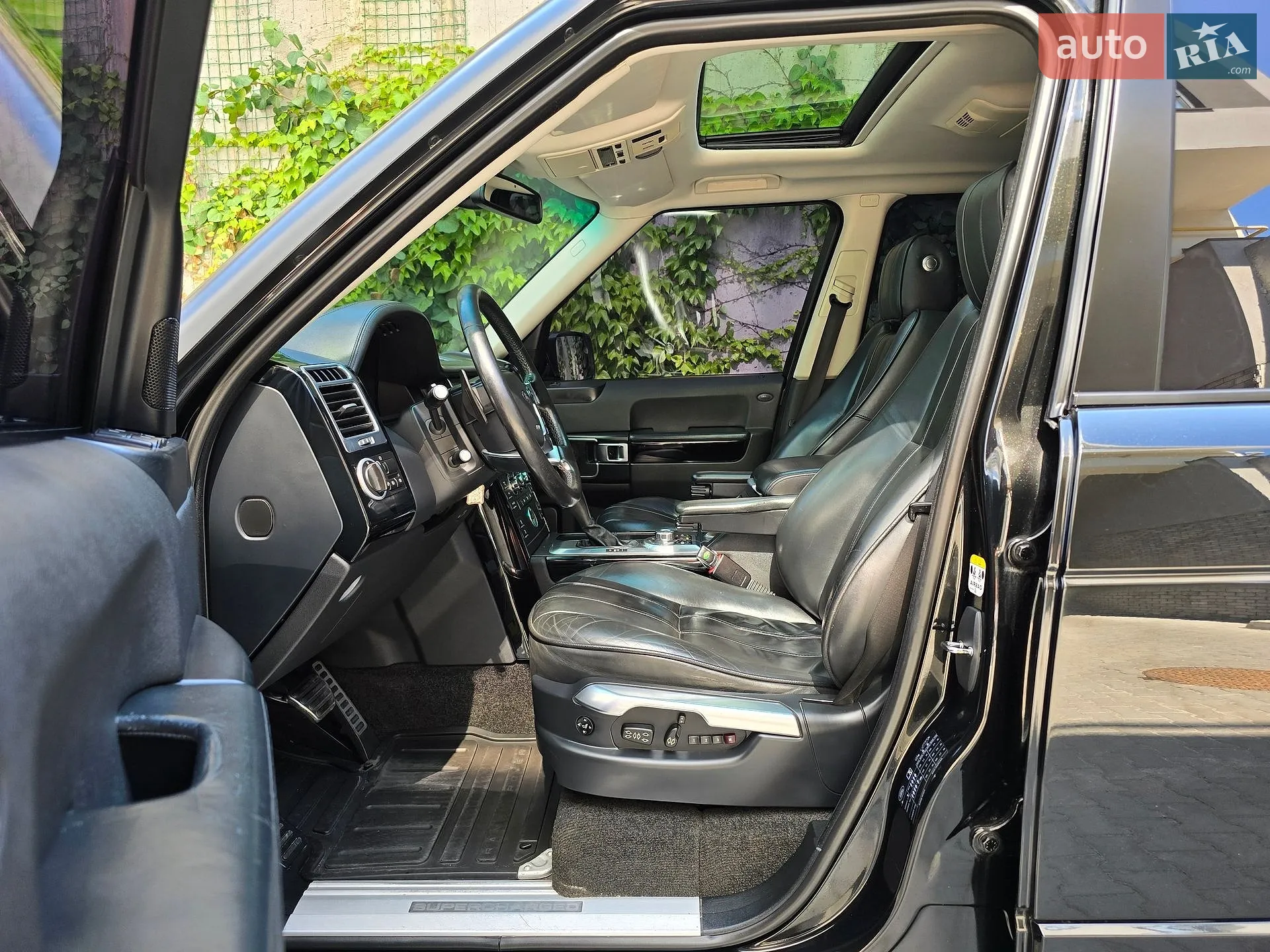 2010 Land Rover Range Rover - мініатюра 29
