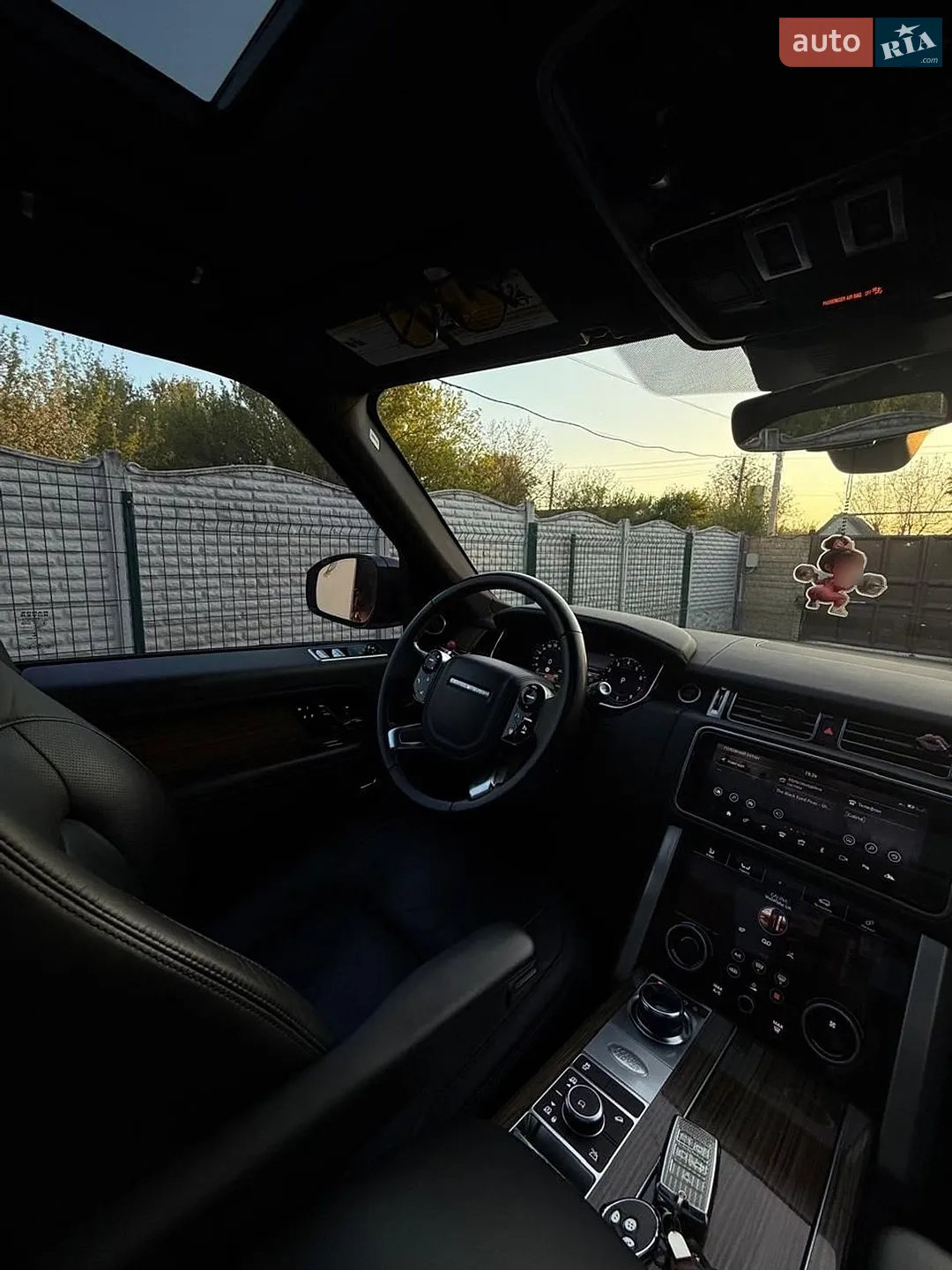 2019 Land Rover Range Rover - мініатюра 32