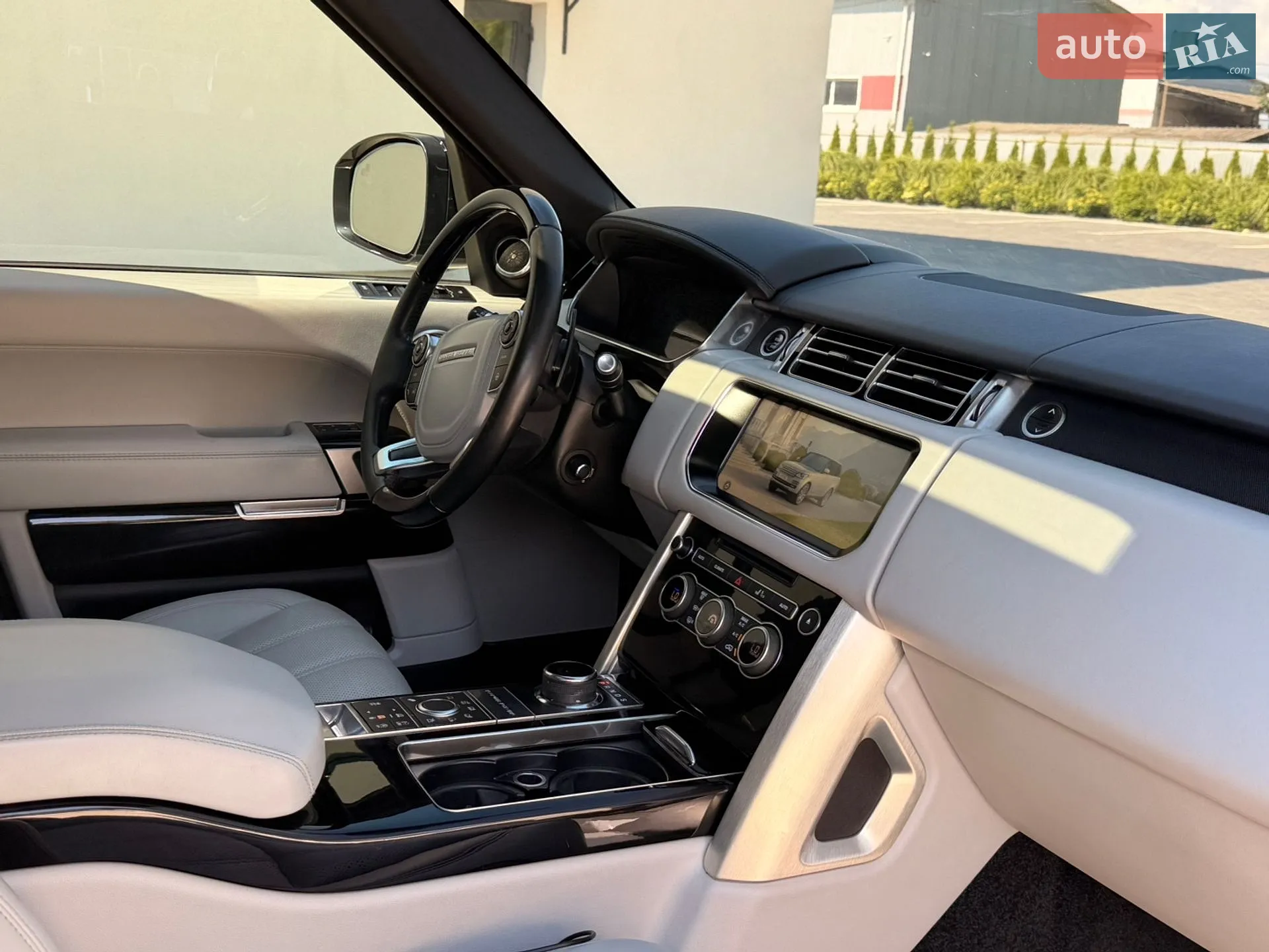 2017 Land Rover Range Rover - мініатюра 33