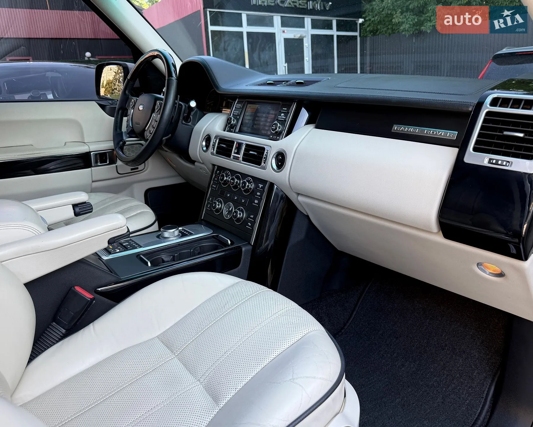 2011 Land Rover Range Rover - мініатюра 16