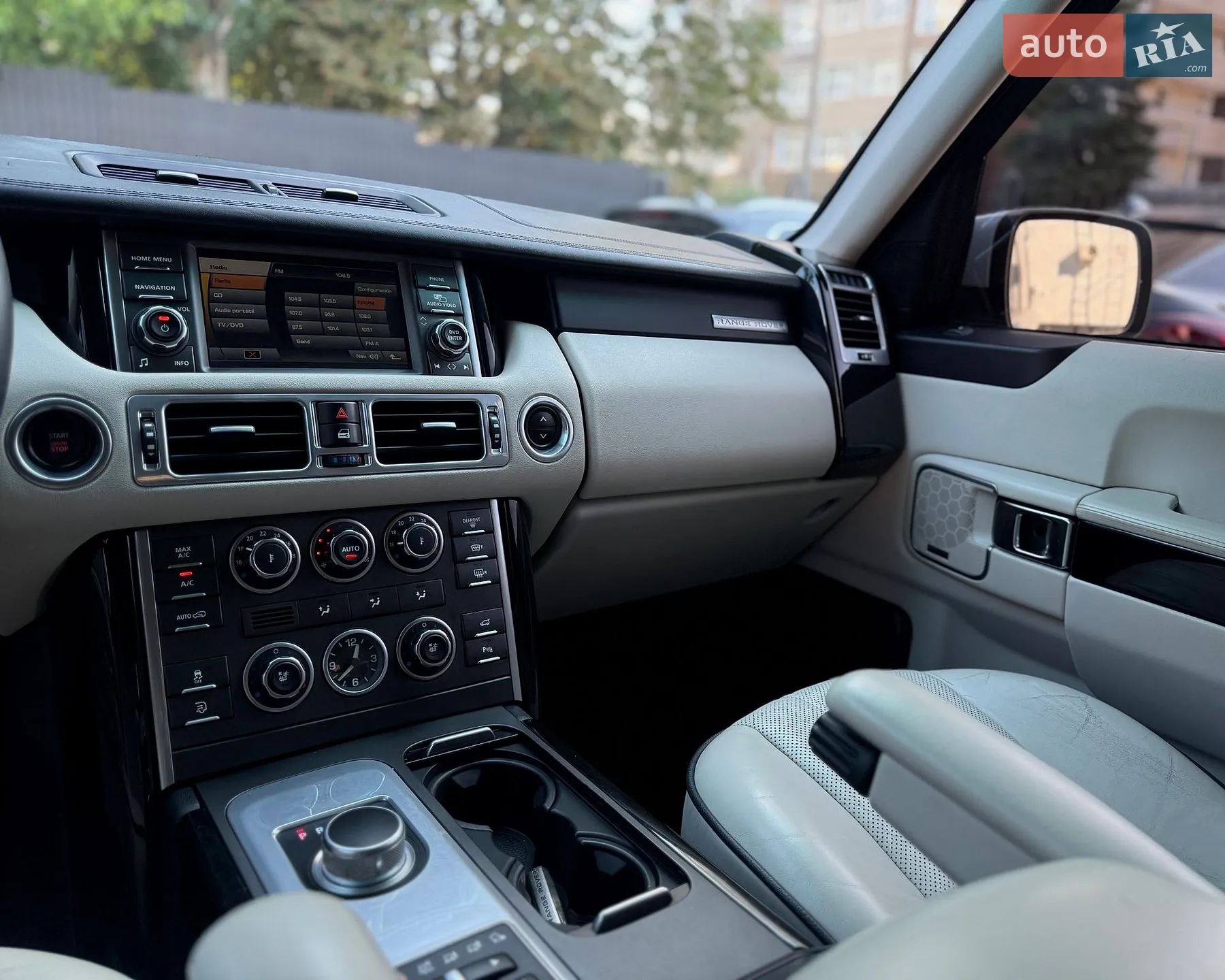 2011 Land Rover Range Rover - мініатюра 23