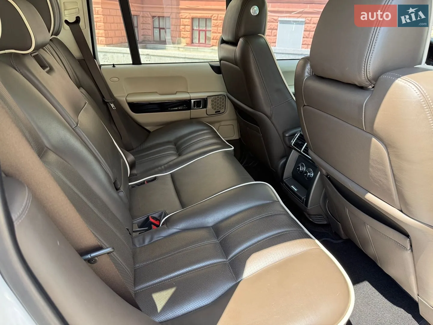2012 Land Rover Range Rover - мініатюра 21