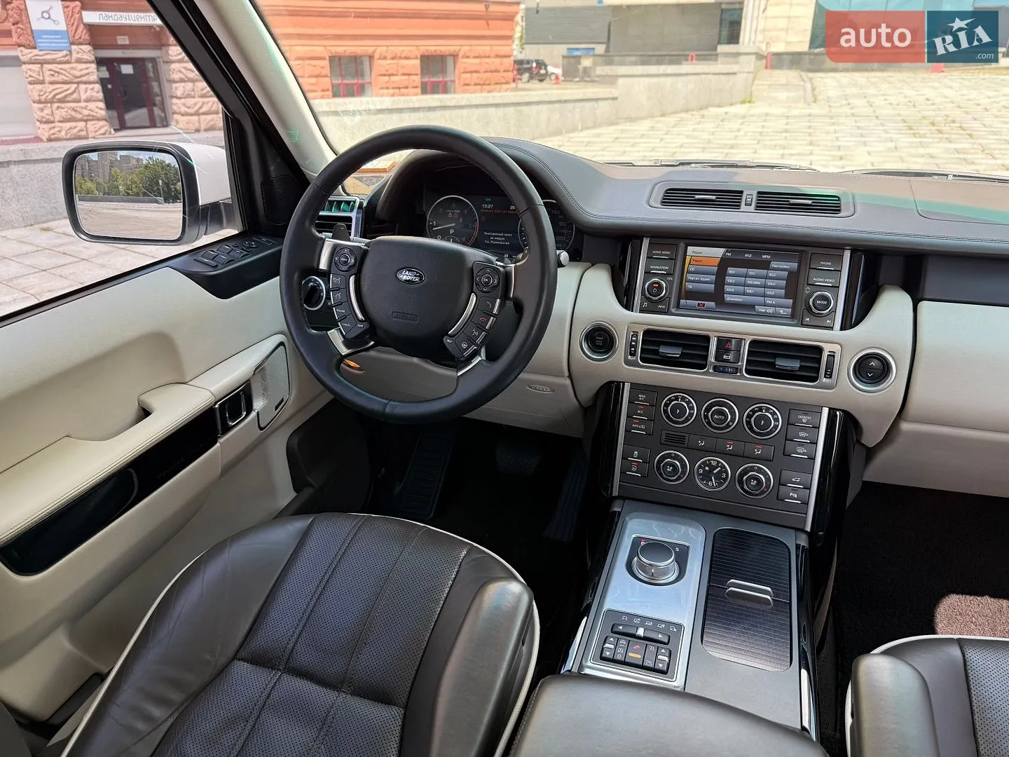 2012 Land Rover Range Rover - мініатюра 32