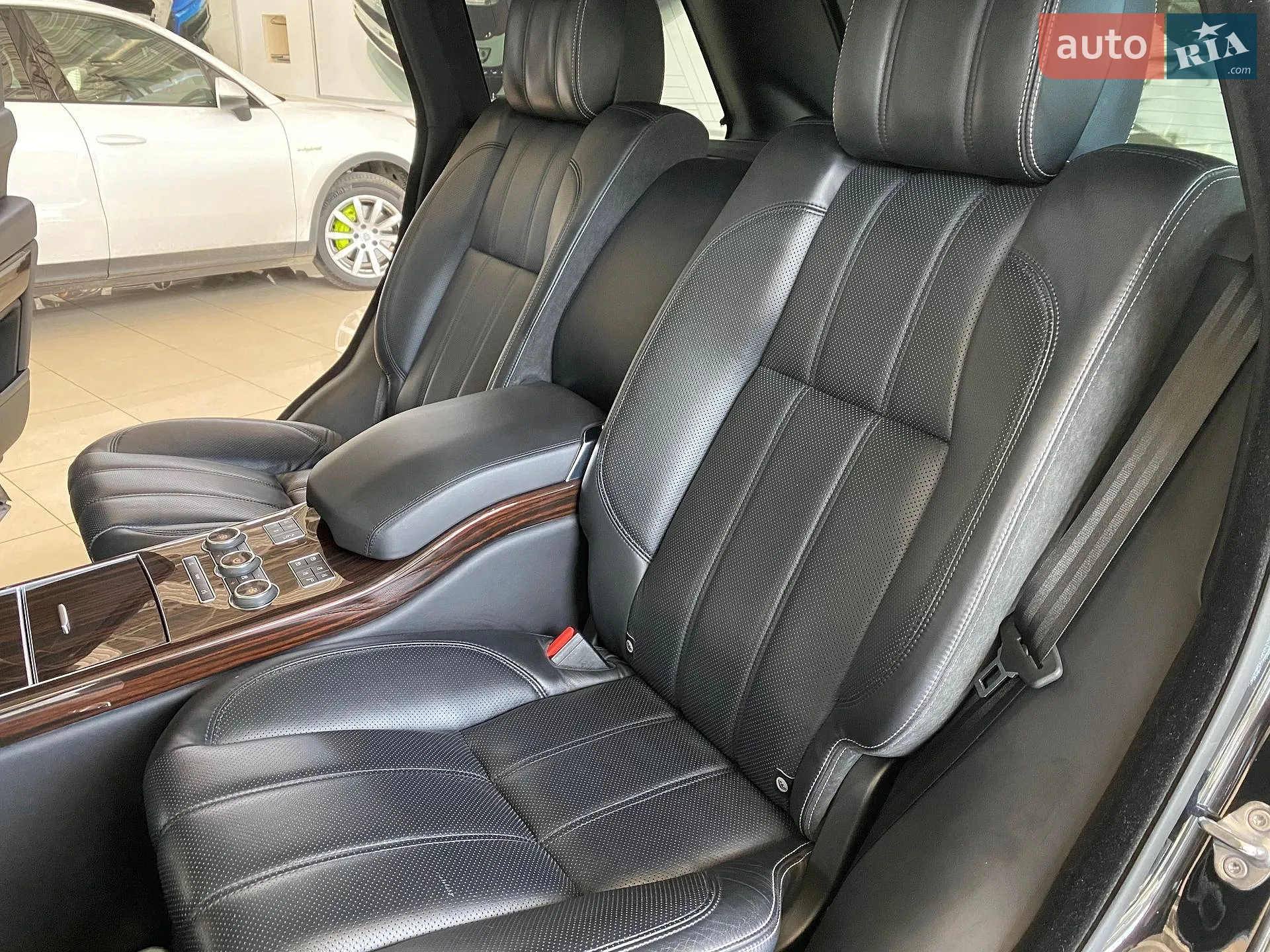 2016 Land Rover Range Rover - мініатюра 38