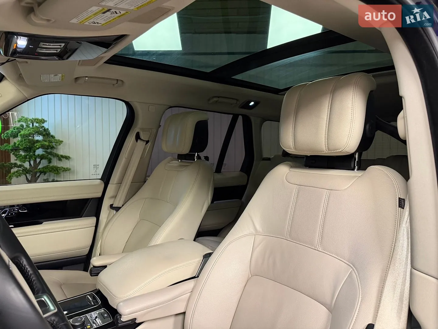 2020 Land Rover Range Rover - мініатюра 16