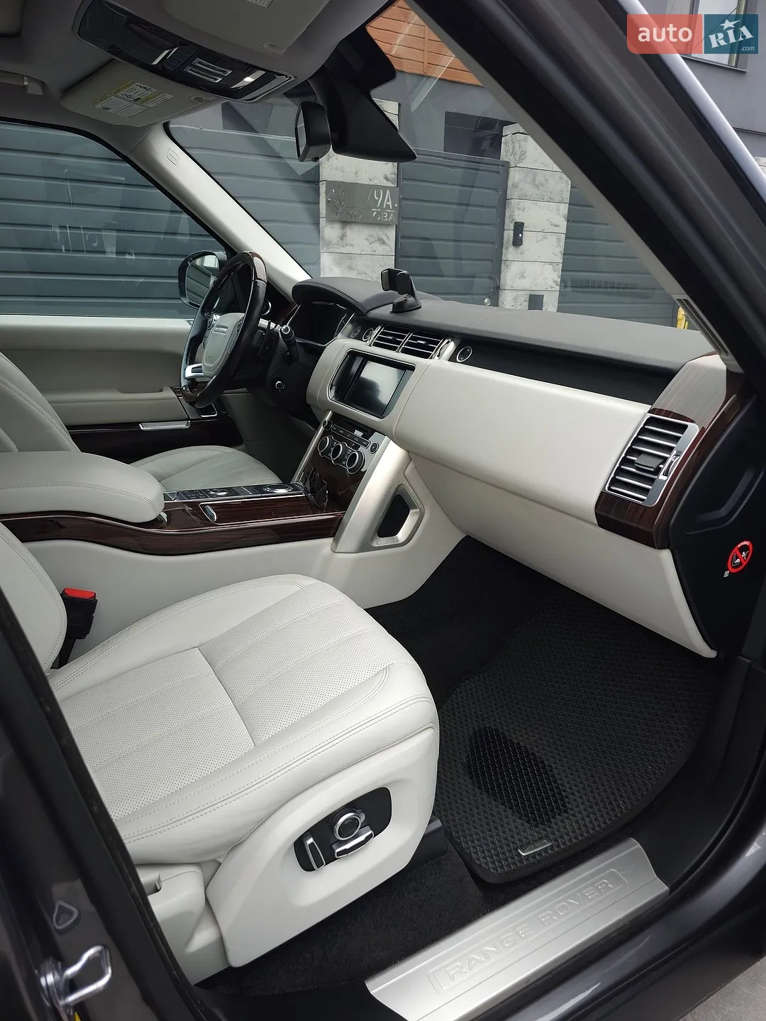 2015 Land Rover Range Rover - мініатюра 21