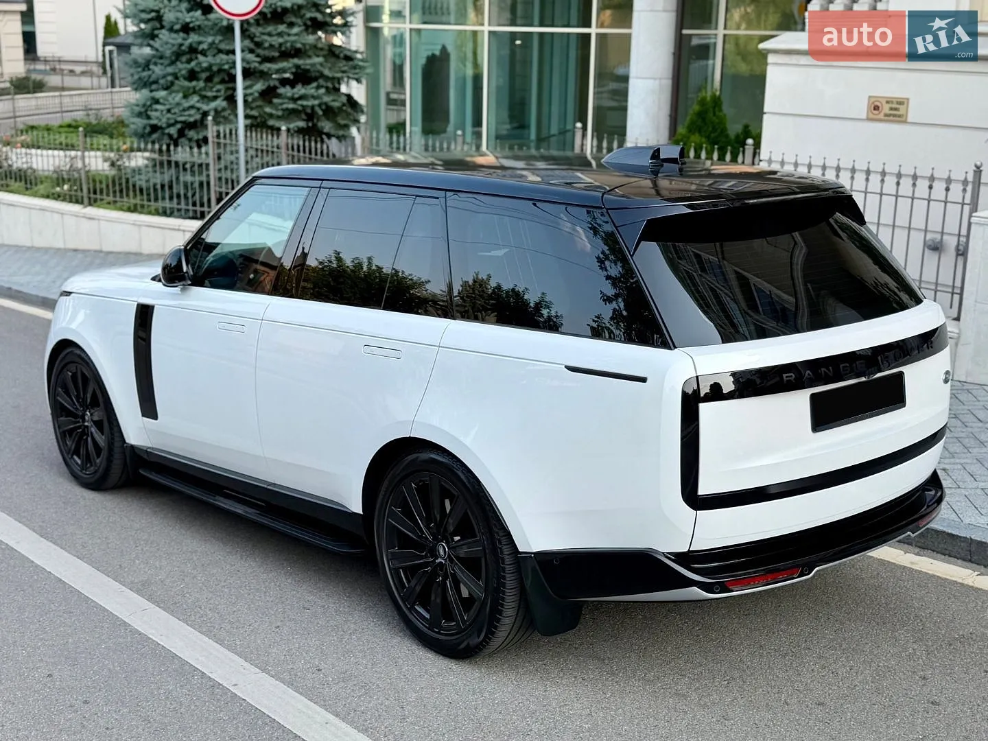 2022 Land Rover Range Rover - мініатюра 24