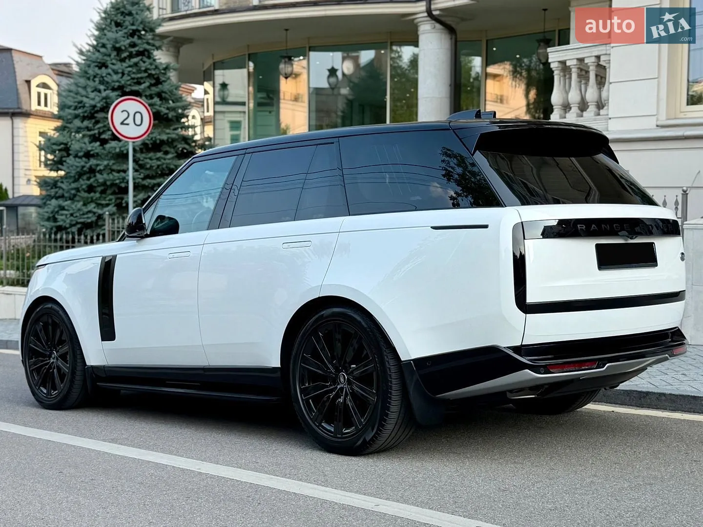 2022 Land Rover Range Rover - мініатюра 23