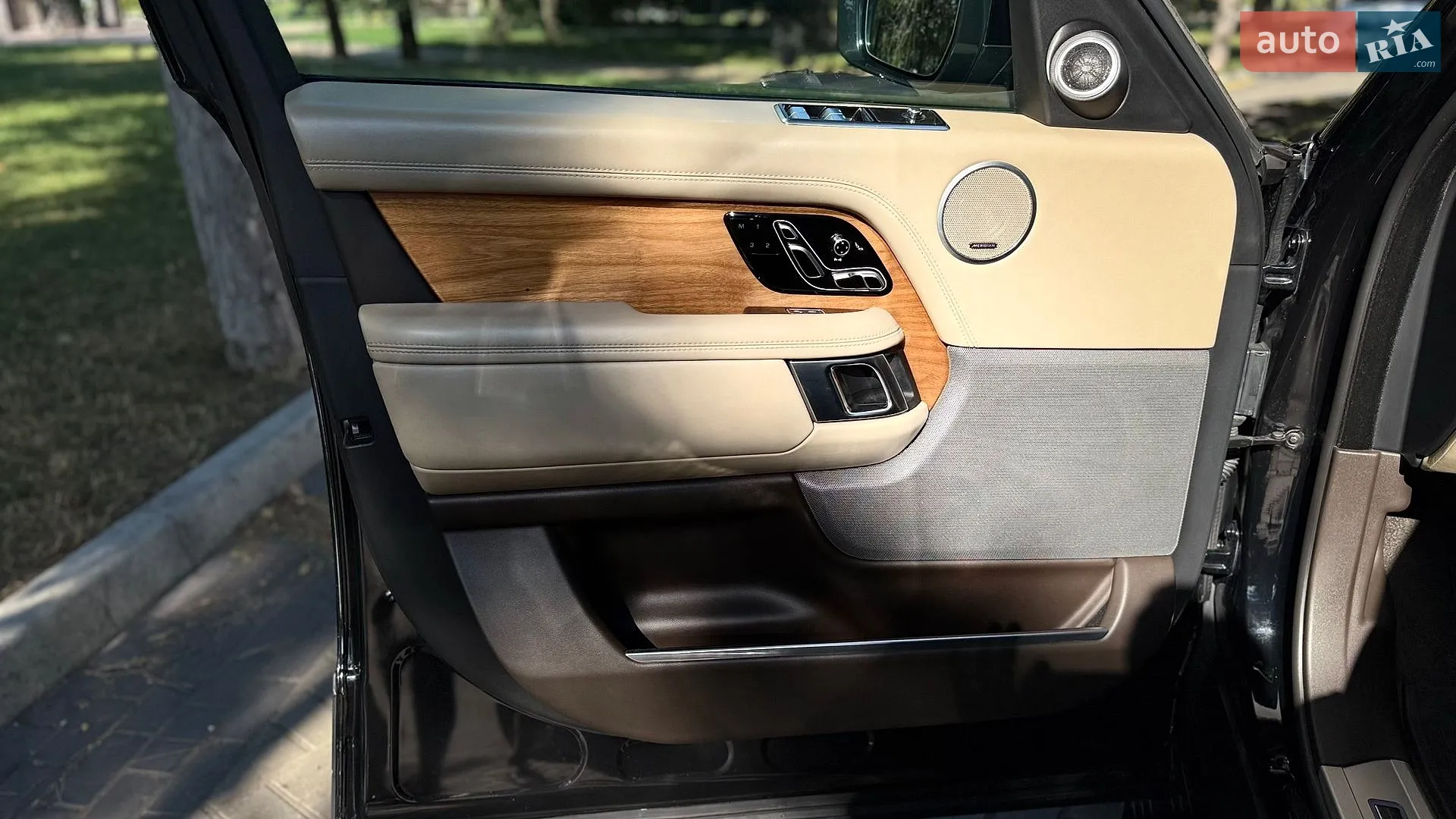 2018 Land Rover Range Rover - мініатюра 21