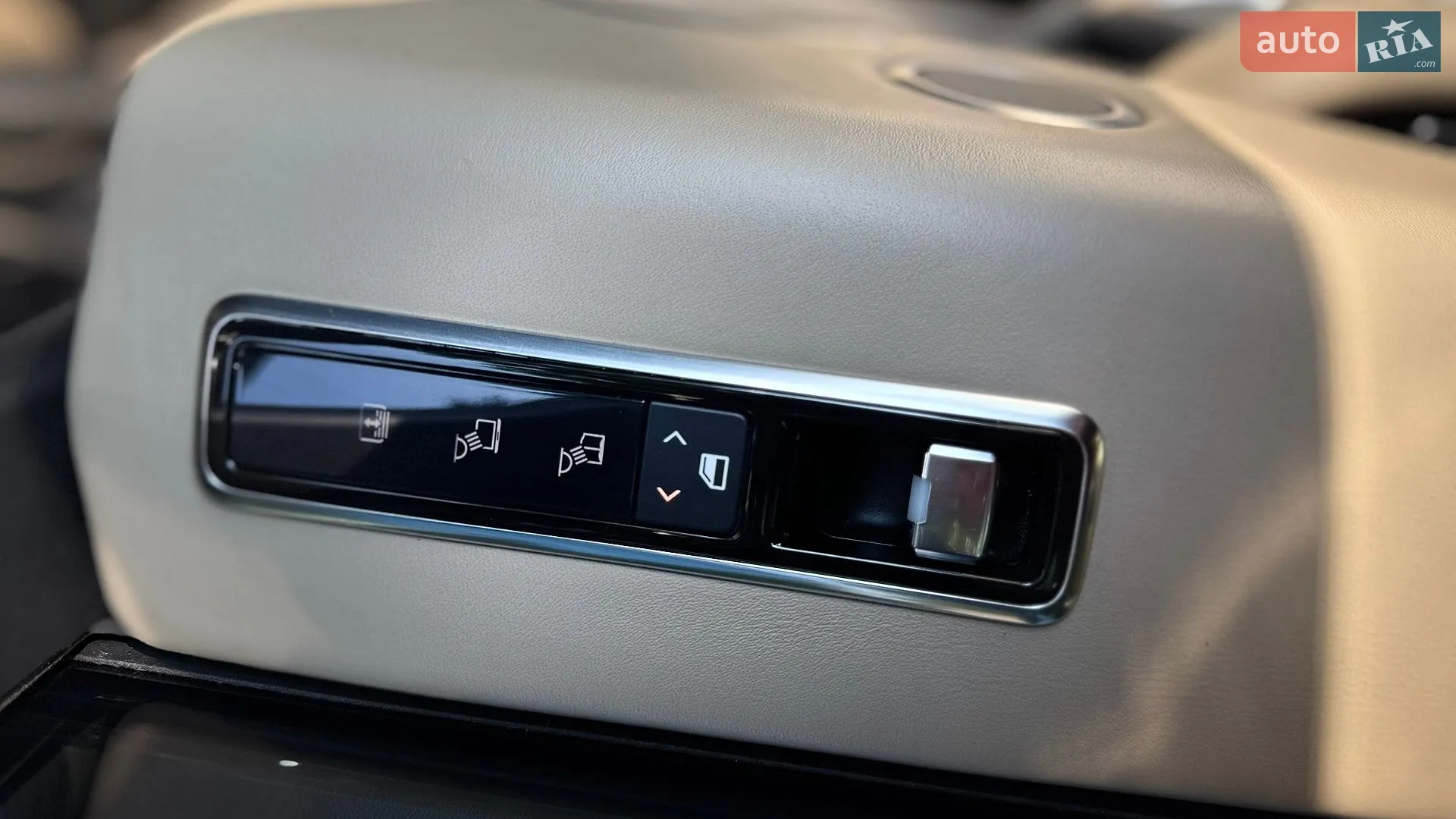 2018 Land Rover Range Rover - мініатюра 27