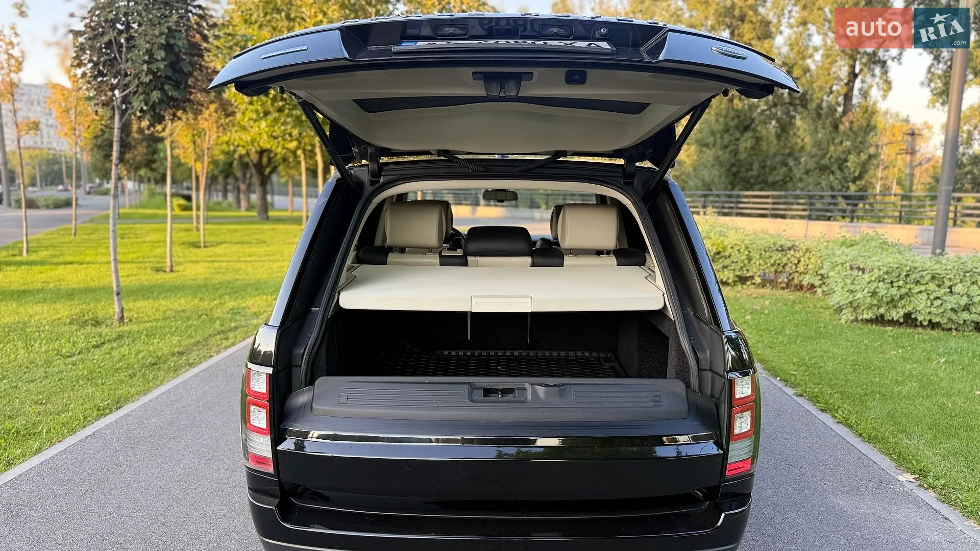 2013 Land Rover Range Rover - мініатюра 21