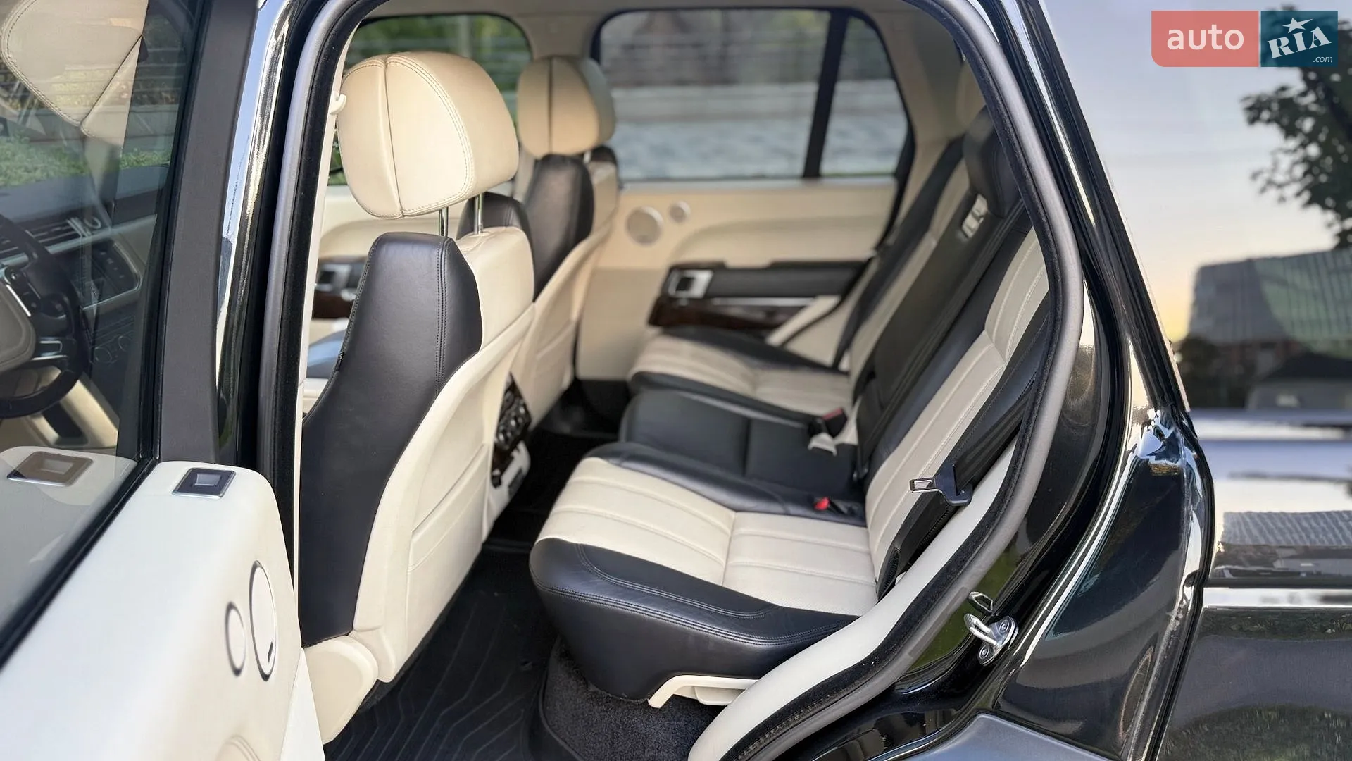 2013 Land Rover Range Rover - мініатюра 17