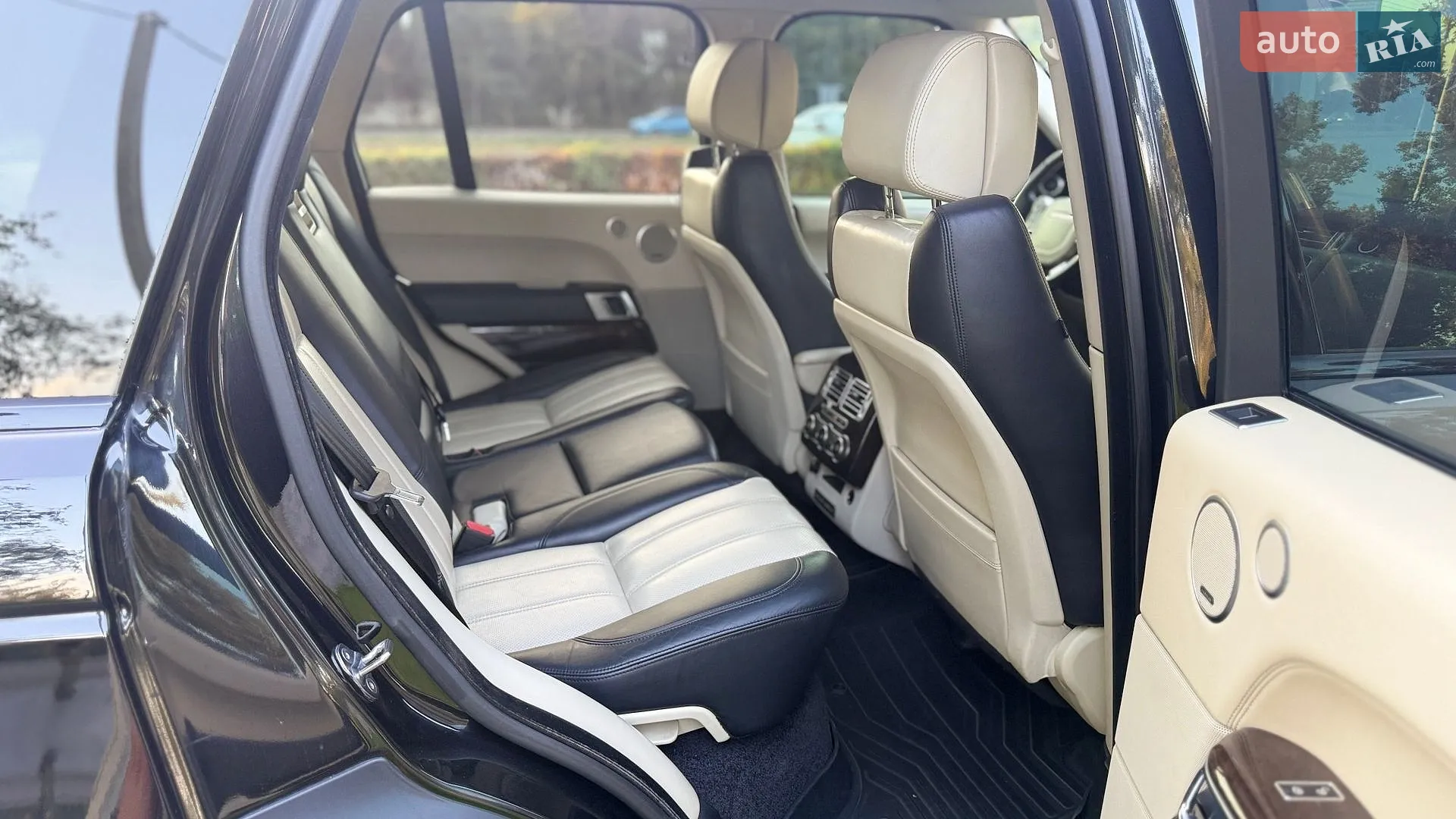 2013 Land Rover Range Rover - мініатюра 25