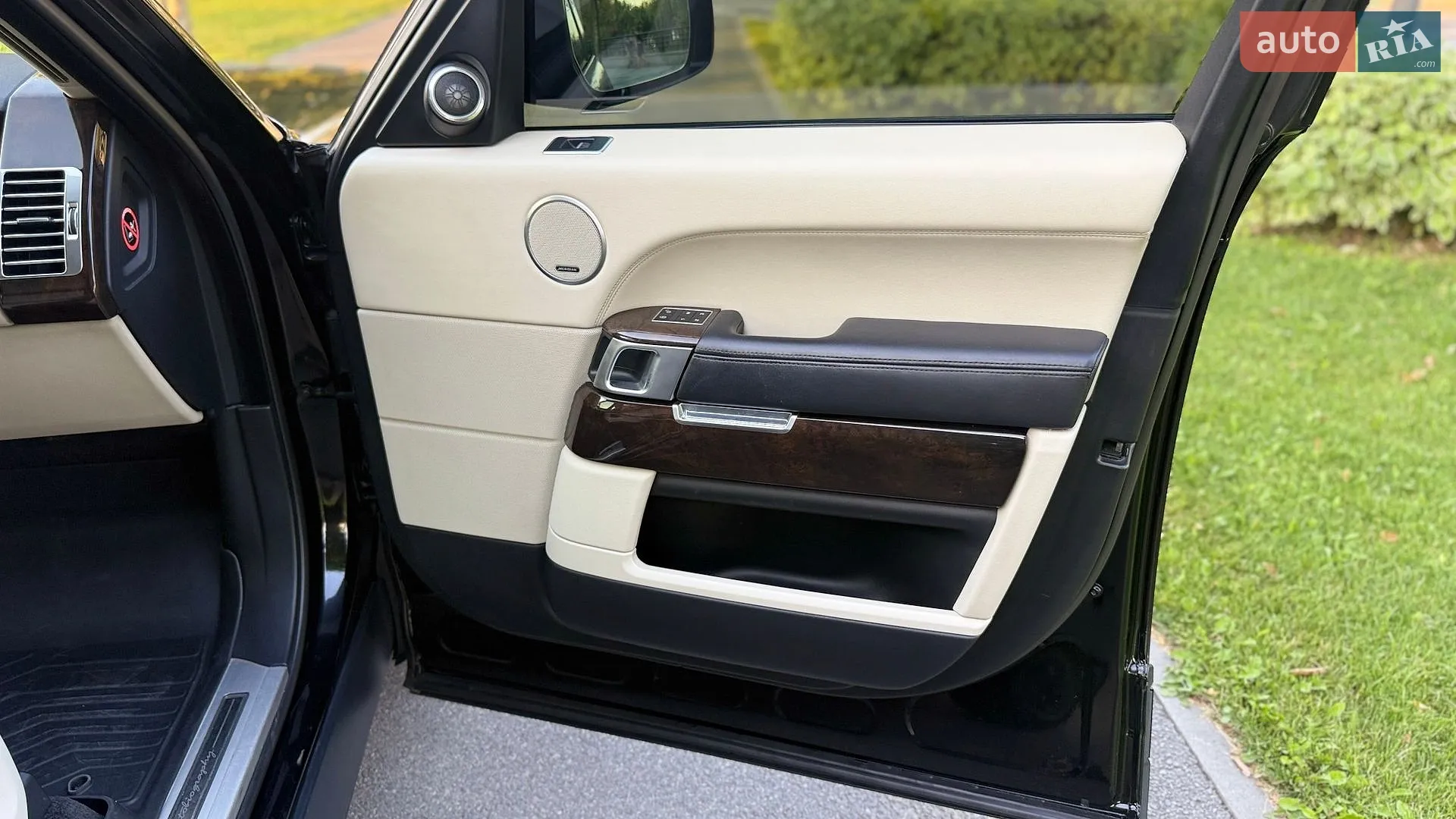 2013 Land Rover Range Rover - мініатюра 28