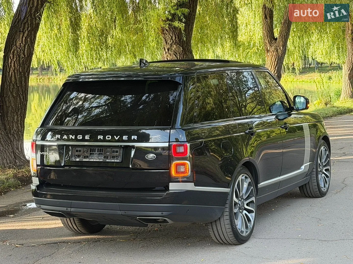 2020 Land Rover Range Rover - мініатюра 23