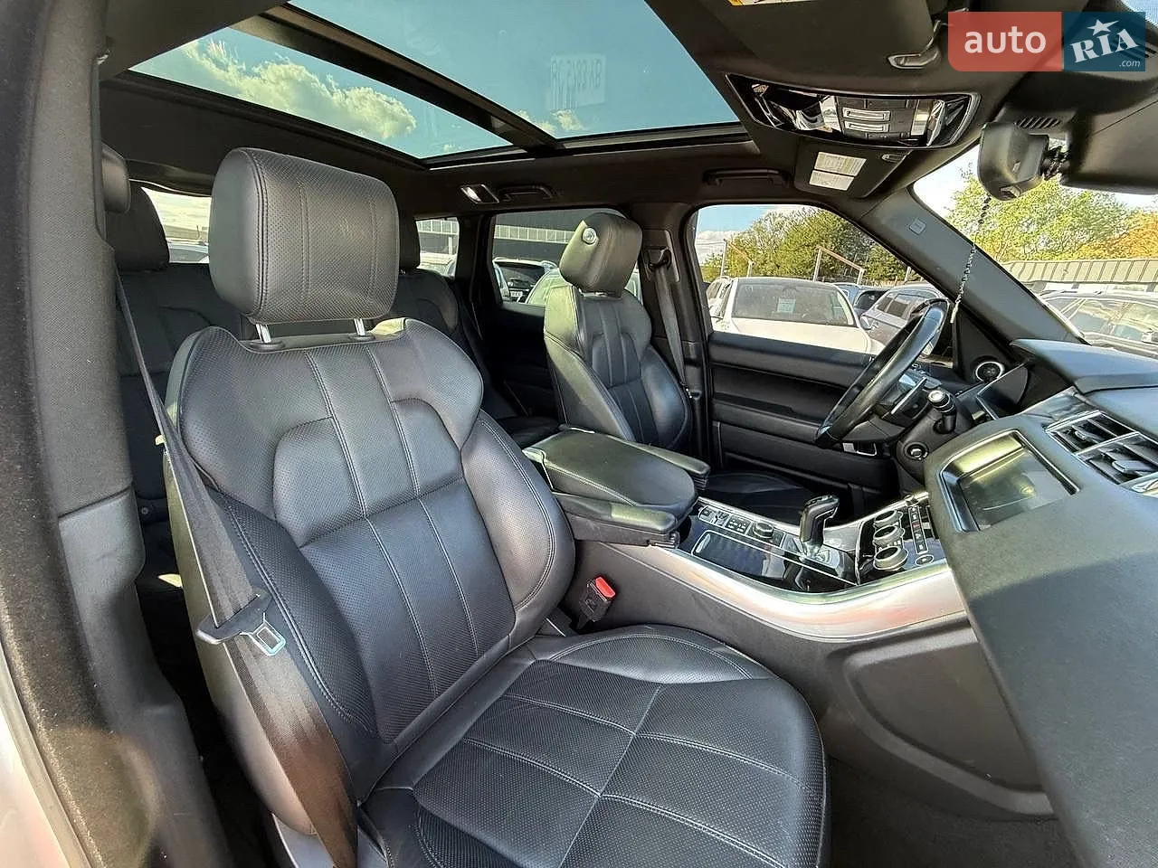 2017 Land Rover Range Rover - мініатюра 28