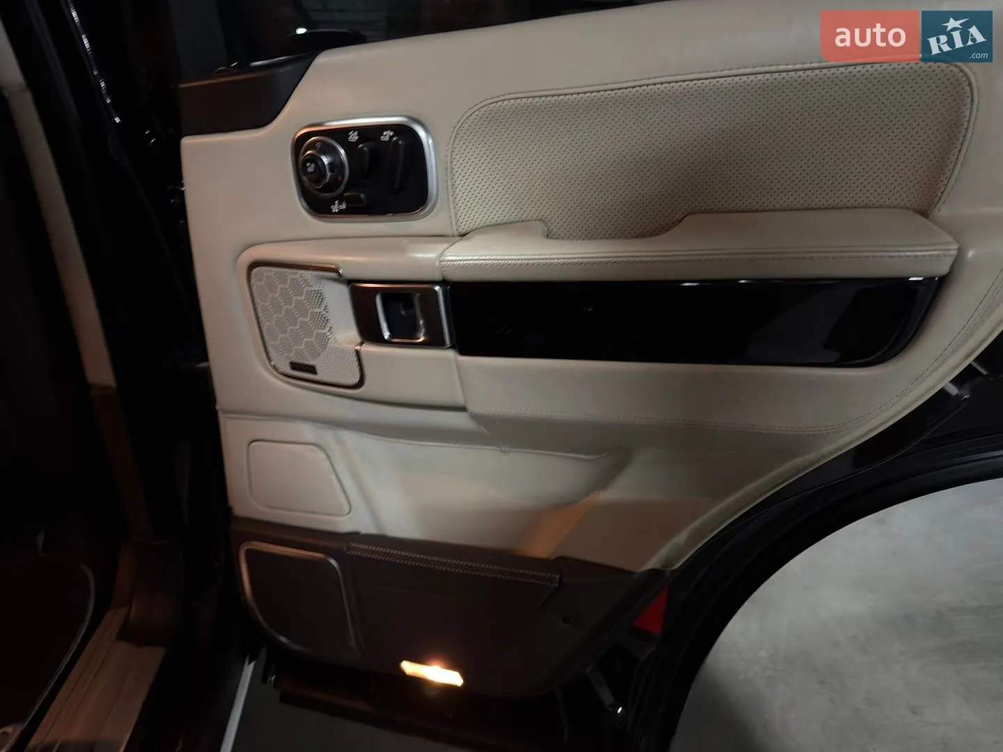 2011 Land Rover Range Rover - мініатюра 21