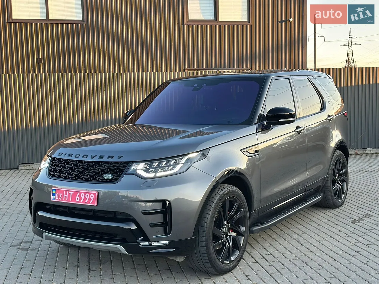 2017 Land Rover Discovery - мініатюра 28