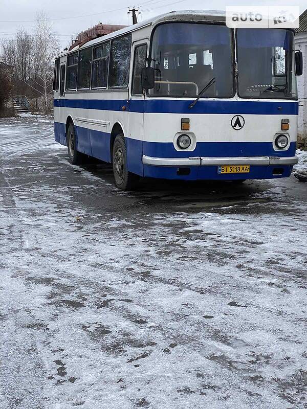 Туристический / Междугородний автобус ЛАЗ 695 Львiв 2010 в 