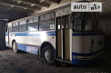 Приміський автобус ЛАЗ 695 1989 в Кам'янському