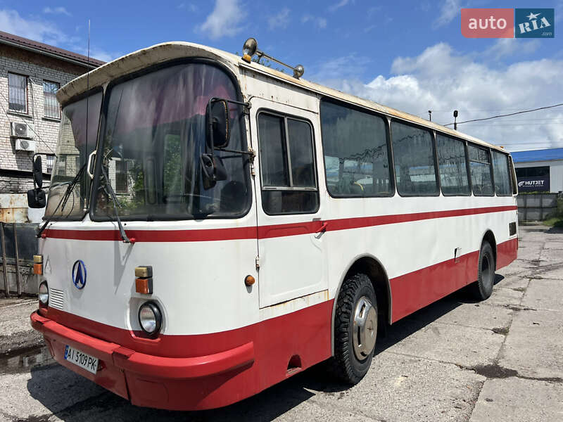 Міський автобус ЛАЗ 695 1993 в Києві фото 3 Міський автобус ЛАЗ 695 1993 в Києві