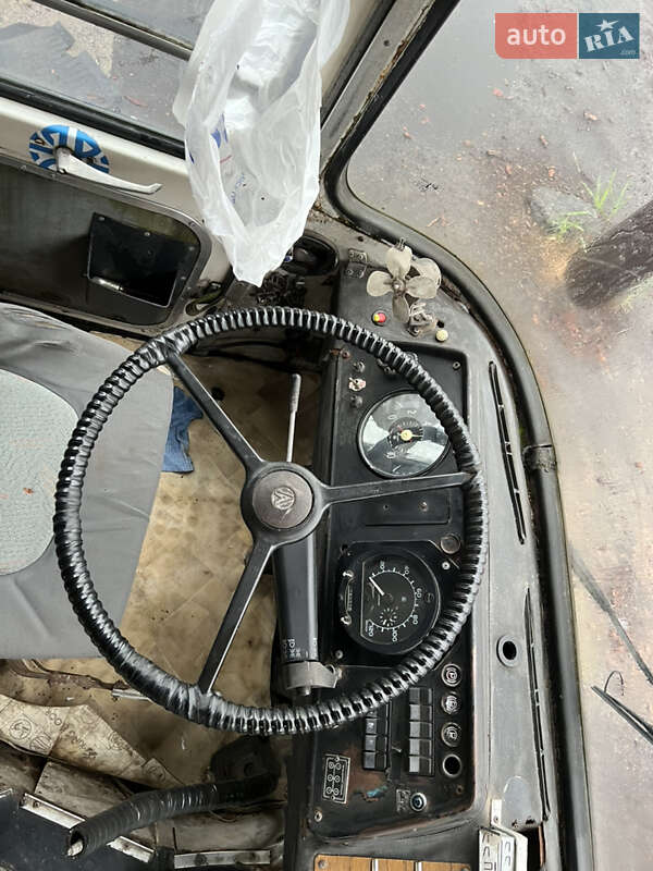 Міський автобус ЛАЗ 695 1993 в Києві фото 14 Міський автобус ЛАЗ 695 1993 в Києві