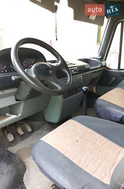 Грузовой фургон LDV Convoy 2004 в 