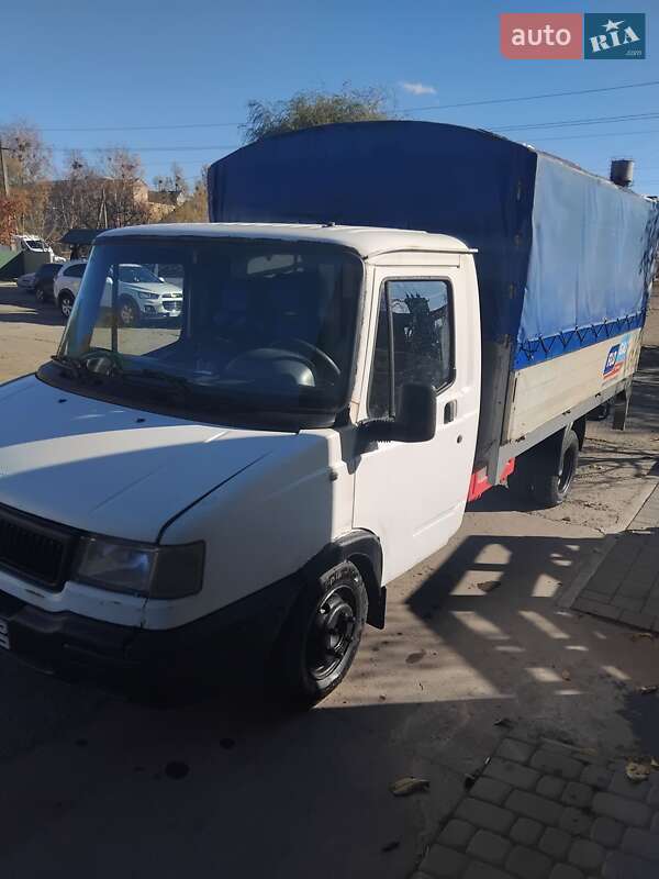 Для перевезення тварин LDV Convoy 2004 в Теофіполі