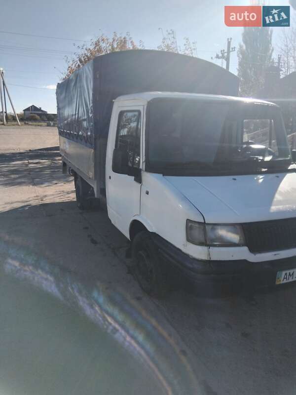 Для перевезення тварин LDV Convoy 2004 в Теофіполі