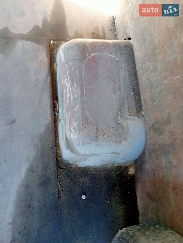 Грузовой фургон LDV Convoy 2003 в Львове