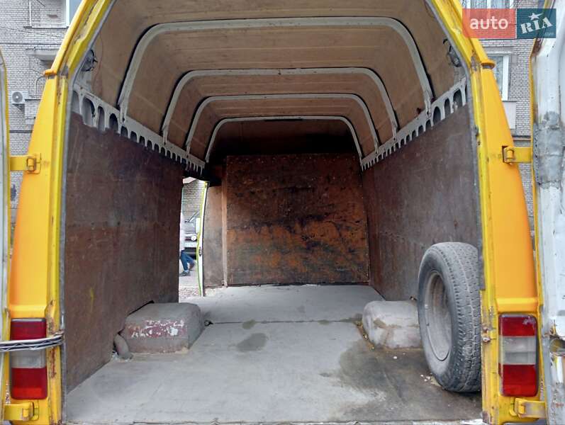 Грузовой фургон LDV Convoy 2003 в Львове