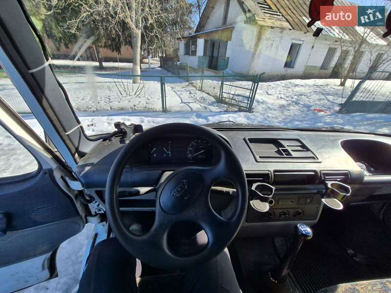 Вантажний фургон LDV Convoy 2005 в Чернігові