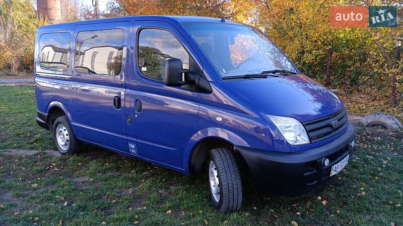 Минивэн LDV Maxus 2005 в 
