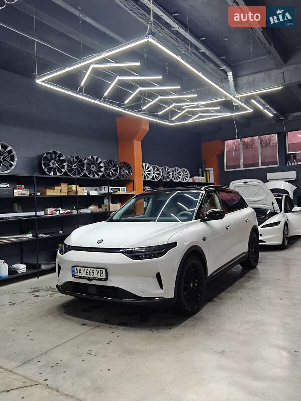 Внедорожник / Кроссовер Leapmotor С11 2023 в Черновцах