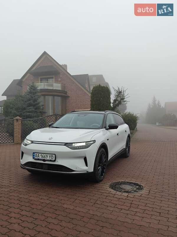 Внедорожник / Кроссовер Leapmotor С11 2023 в Черновцах