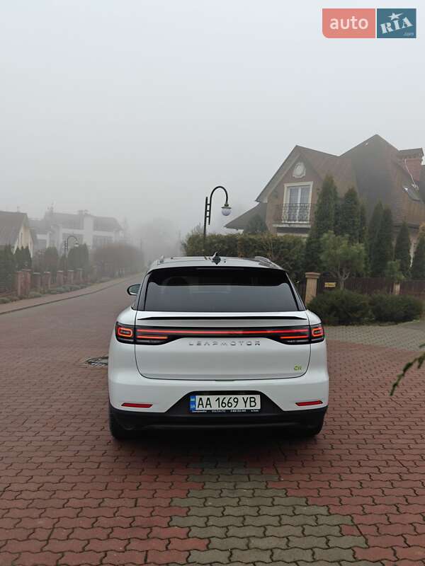 Внедорожник / Кроссовер Leapmotor С11 2023 в Черновцах