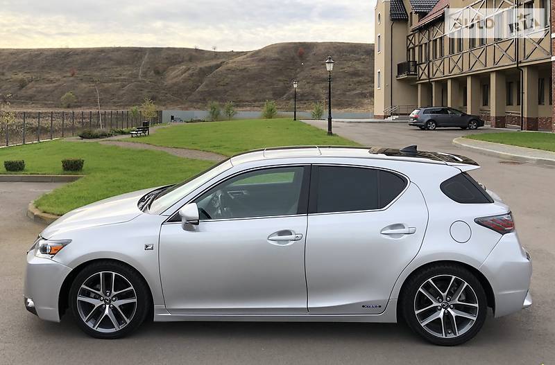 Хэтчбек Lexus CT 2015 в Обухове