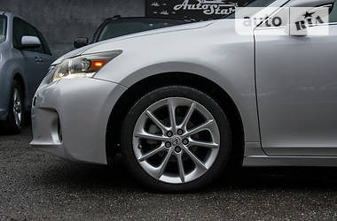 Хетчбек Lexus CT 2011 в 
