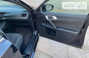 Седан Lexus CT 2012 в 