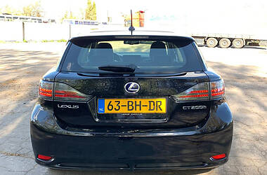 Седан Lexus CT 2012 в 