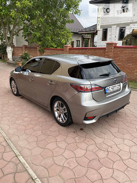 Хетчбек Lexus CT 2016 в Луцьку фото 6 Хетчбек Lexus CT 2016 в Луцьку
