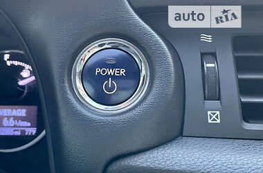 Хэтчбек Lexus CT 2012 в 