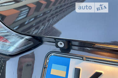 Хэтчбек Lexus CT 2012 в 